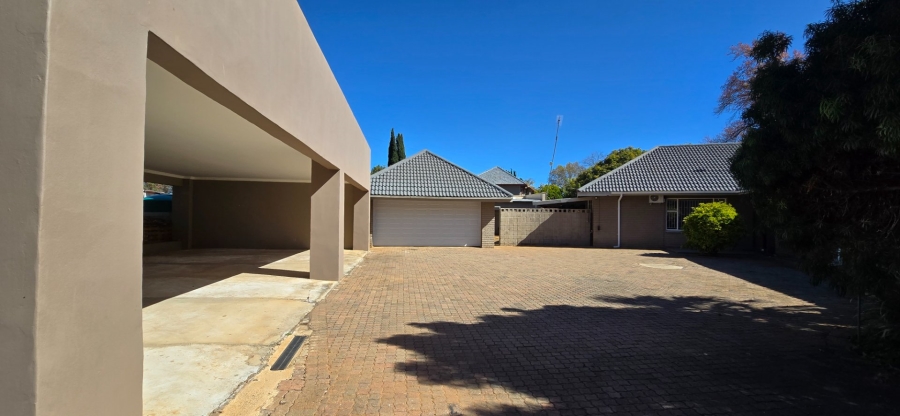 5 Bedroom Property for Sale in Stilfontein Ext 4 North West